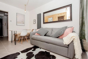 Modern Central 1BD Flat in Clerkenwell - sleeps 4!